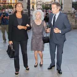 Carmen Tello y los Duques de Alba en la misa funeral de la Duquesa de Medinaceli