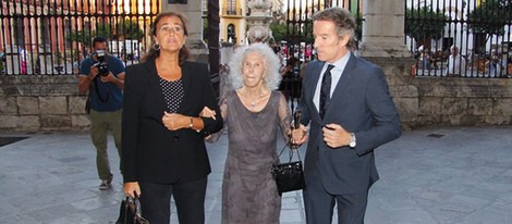 Carmen Tello y los Duques de Alba en la misa funeral de la Duquesa de Medinaceli