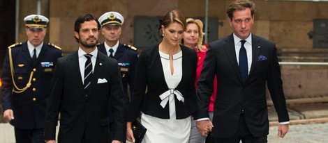 El Príncipe Carlos Felipe, Magdalena de Suecia y Chris O'Neill en la apertura del Parlamento