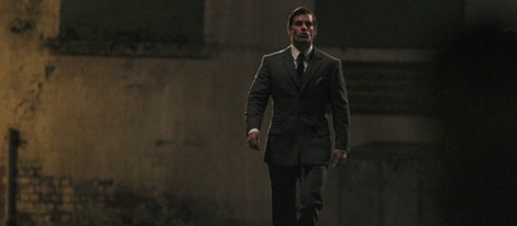 Henry Cavill, trajeado en el rodaje de 'The Man from U.N.C.L.E.'