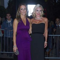 Natalie Pinkham y Katherine Jenkins en la gala Boodles Boxing Ball