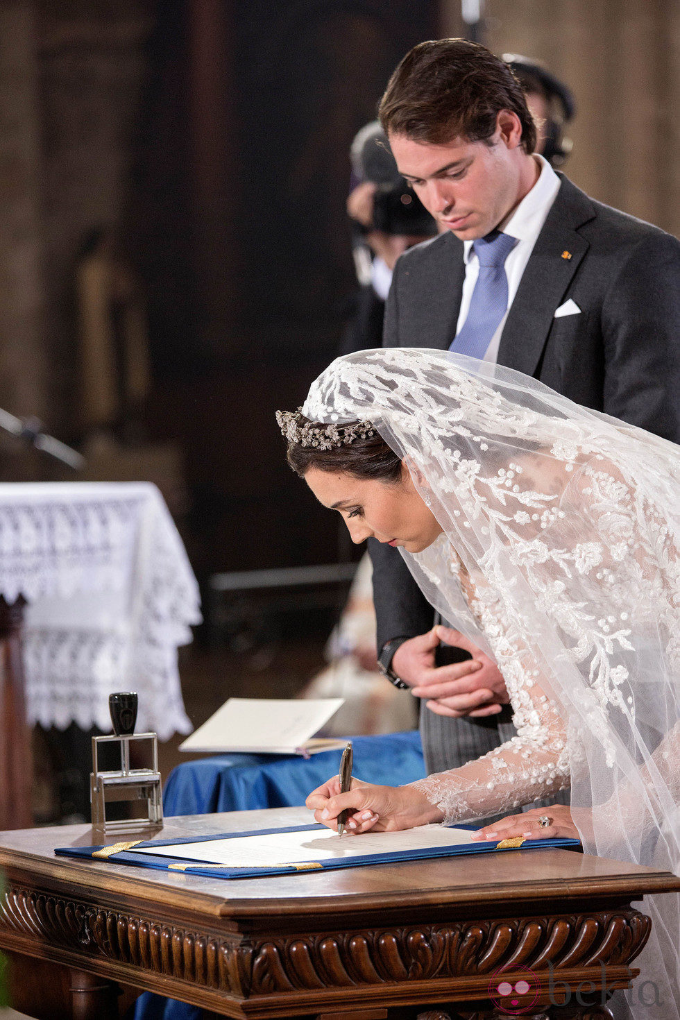 Félix de Luxemburgo y Claire Lademacher firman en su boda religiosa