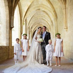 Félix de Luxemburgo y Claire Lademacher con sus pajes tras su boda religiosa