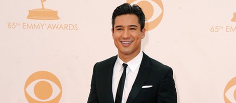 Mario Lopez en la alfombra roja de los Emmy 2013