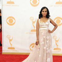 Kerry Washington en la alfombra roja de los Emmy 2013