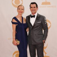 Holly Burrell y Ty Burrell en la alfombra roja de los Emmy 2013