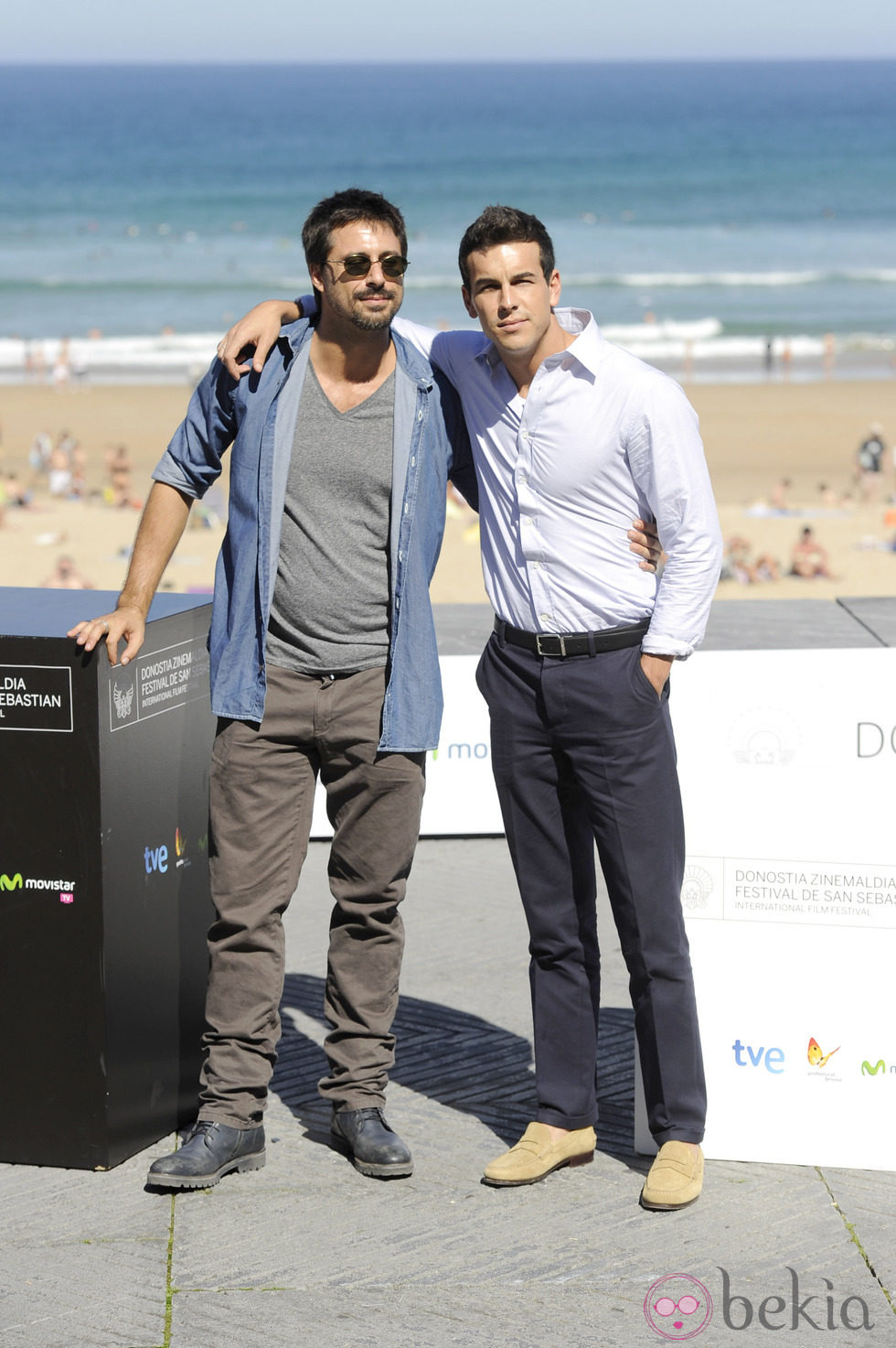 Hugo Silva y Mario Casas presentan 'Las Brujas de Zugarramurdi' en el Festival de San Sebastián 2013 