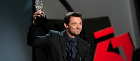 Hugh Jackman con su Premio Donostia en el Festival de San Sebastián 2013