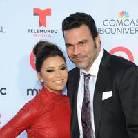 Eva Longoria y Ricardo Chavira en los premios ALMA 2013