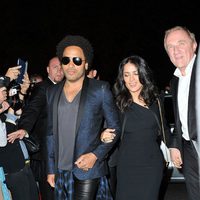 Lenny Kravitz y Salma Hayek en el desfile de Yves Saint Laurent en la Semana de la Moda de París primavera/verano 2014