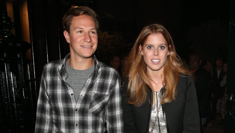 Beatriz de York y Dave Clark en el concierto de James Blunt