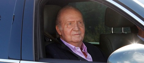 El Rey Juan Carlos sale del Hospital Quirón tras recibir el alta