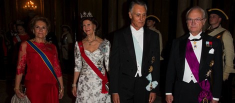 Los Reyes de Suecia con el presidente de Portugal y su esposa en una cena de gala en el Palacio Real