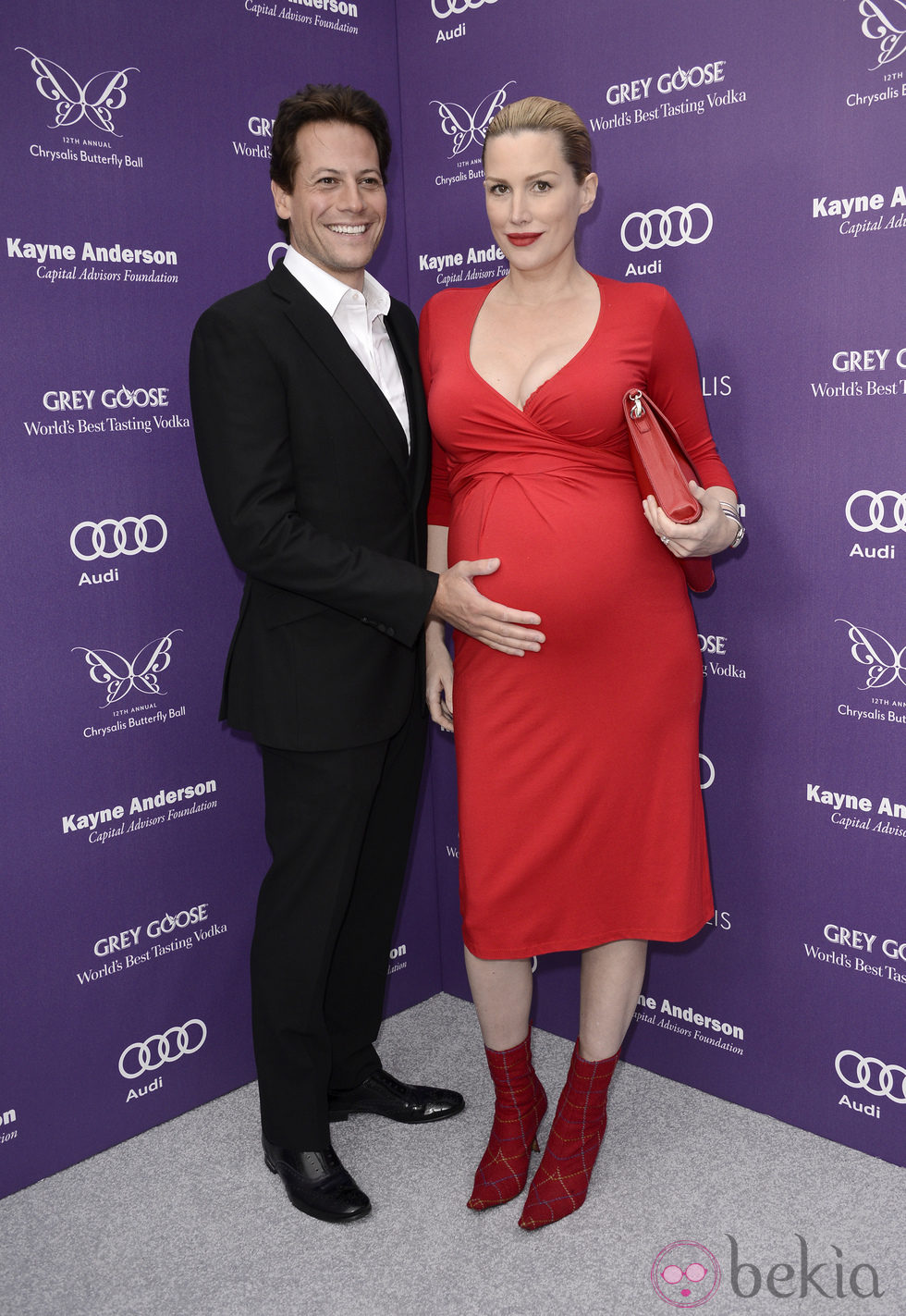 Alice Evans presume de embarazo junto a su marido Ioan Gruffudd