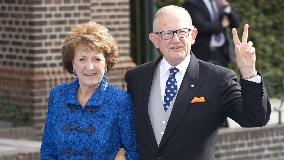 Margarita de Holanda y Pieter van Vollenhoven en la boda de Jaime de Borbón-Parma y Viktória Cservenyák