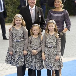 Los Reyes de Holanda y sus hijas en la boda de Jaime de Borbón-Parma y Viktória Cservenyák