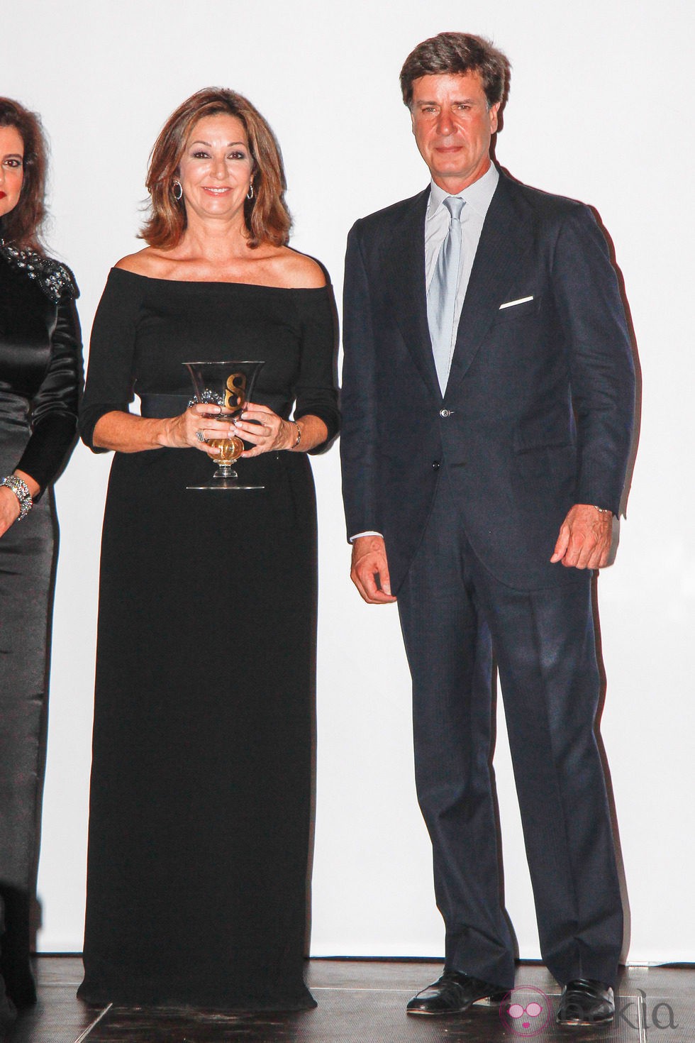 Ana Rosa Quintana y Cayetano Martínez de Irujo en los Premios Escaparate 2013