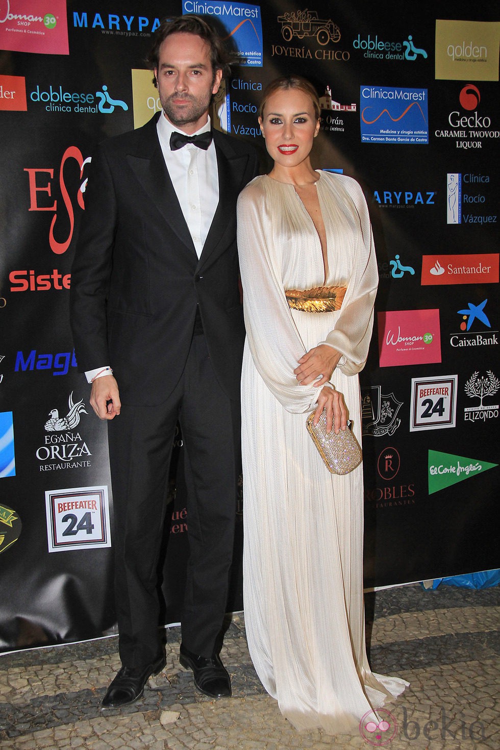 Berta Collado con su novio en los Premios Escaparate 2013