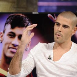 Víctor Valdés hablando sobre su compañero Neymar en 'El hormiguero'