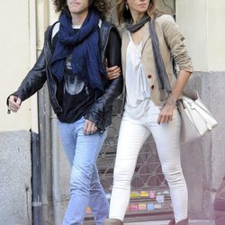 Goya Toledo y su novio paseando por Madrid