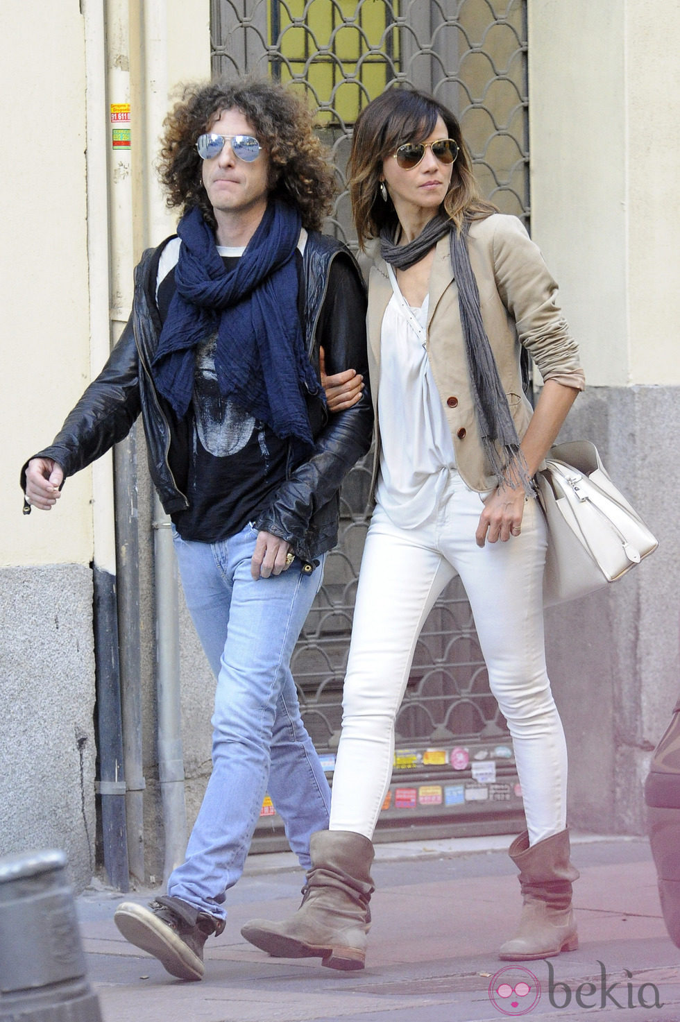 Goya Toledo y su novio paseando por Madrid