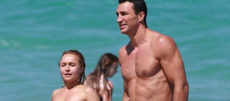 Hayden Panettiere y Wladimir Klitschko en la playa