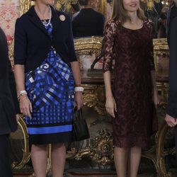 La Infanta Elena y la Princesa Letizia en el Día de la Hispanidad 2013