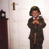 Niall Horan disfrazado de soldadito cuando era pequeño