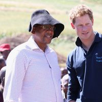 El Príncipe Harry con el Príncipe Seeiso en Lesotho