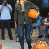 Ali Larter en el Pumpkins Patch de Los Ángeles