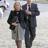 Isabel Comba y Emilio de Villota en el funeral por María de Villota en Madrid