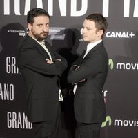 Eugenio Mira y Elijah Wood en el estreno de 'Grand Piano' en Madrid