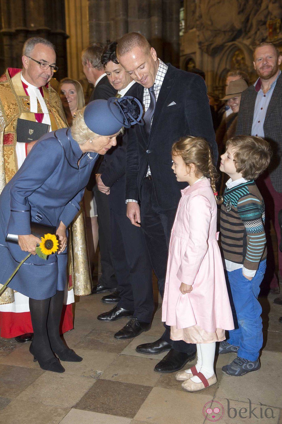 La Duquesa de Cornualles con Damian Lewis y sus hijos en una misa en la Abadía de Westminster