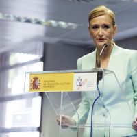 Cristina Cifuentes reaparece tras el accidente de tráfico sufrido dos meses antes