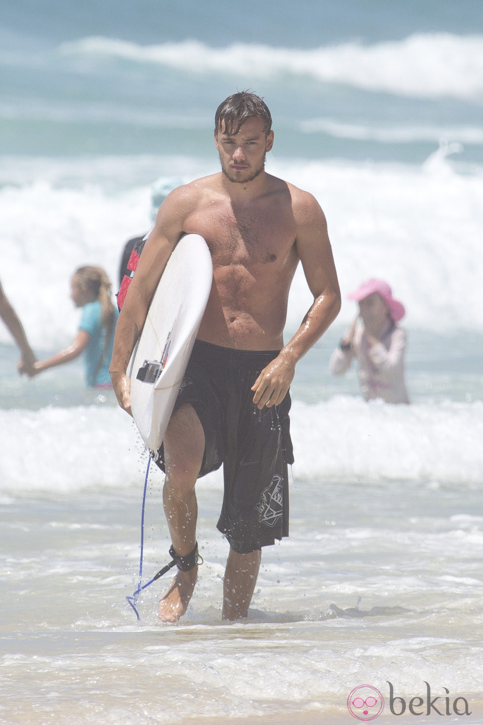 Liam Payne presumiendo de cuerpo en bañador en playas australianas