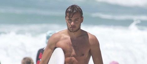 Liam Payne presumiendo de cuerpo en bañador en playas australianas