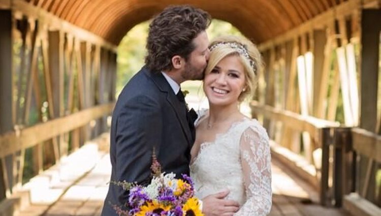 Kelly Clarkson y Brandon Blackstock el día de su boda