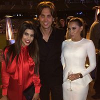 Kourtney Kardashian junto a su amigo Jonathan Cheban y Anat Popovsky 