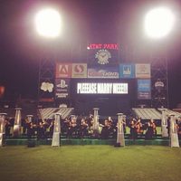 Pantalla del estadio durante la pedida de compromiso de Kanye West a Kim Kardashian