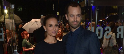 Natalie Portman y Benjamin Millepied en el estreno de 'Thor: El mundo oscuro' en Londres