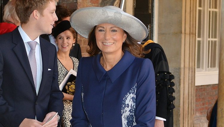 Carole Middleton en el bautizo del Príncipe Jorge de Cambridge