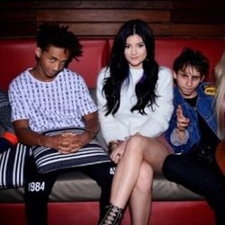 Kylie Jenner, Jaden Smith y unos amigos de fiesta