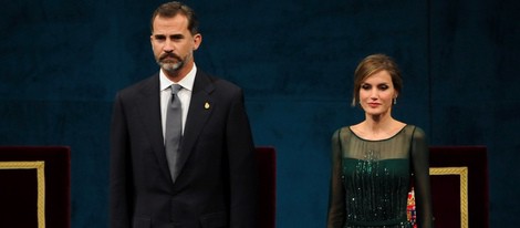 El Príncipe Felipe y la Princesa Letizia en la ceremonia de entrega de los Premios Príncipe de Asturias 2013