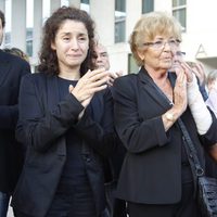 La viuda de Manolo Escobar, Anita Marx, y su hija Vanesa durante su funeral