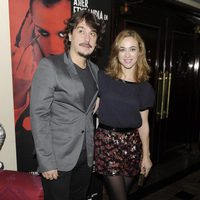 Javier Veiga y Marta Hazas en el re estreno de 'El intérprete' en Madrid