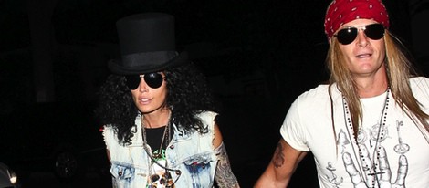 Cindy Crawford disfrazada de Slash en una fiesta de Halloween en Los Ángeles