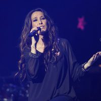 Malú durante el concierto 'Por Ellas' de Cadena 100