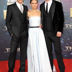 Tom Hiddleston,Natalie Portman y Chris Hemsworth en la premiere de 'Thor: El mundo oscuro' en Berlín