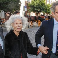 Los Duques de Alba, felices en el traslado de la Virgen de las Angustias