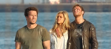 Mark Wahlberg, Nicola Peltz y Jack Reynor en el rodaje de 'Transformers 4: La era de la extinción' en Hong Kong